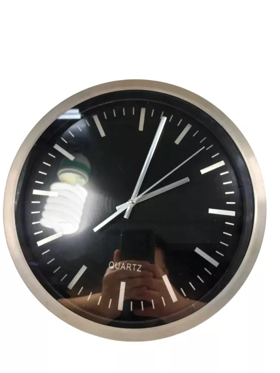 ZEGAR ŚCIENNY METALOWY QUARTZ ANALOGOWY