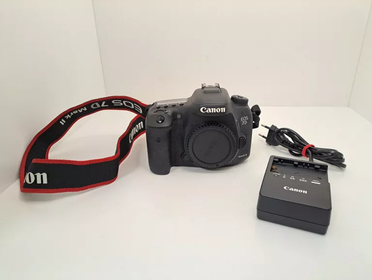 APARAT LUSTRZANKA CANON EOS 7D MARK II / PRZEBIEG: 48TYŚ
