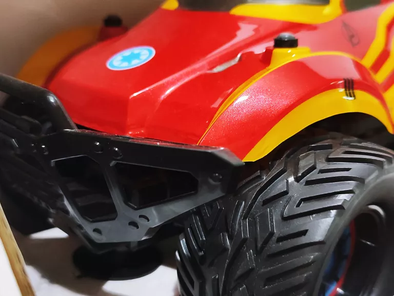 AUTO ZDALNIE STEROWANE MARVEL AVENGERS IRON THRUSTER