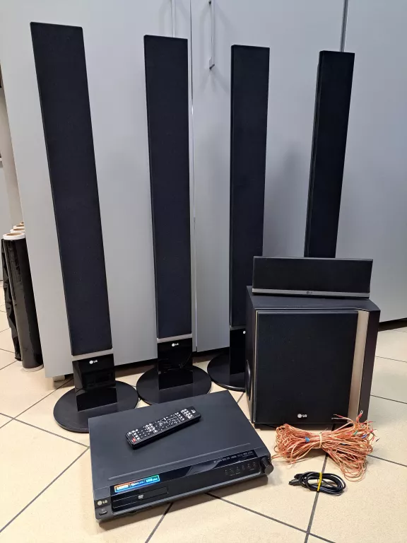 LG ZESTAW KINA DOMOWEGO LG HT 552 5.1 / BDB STAN