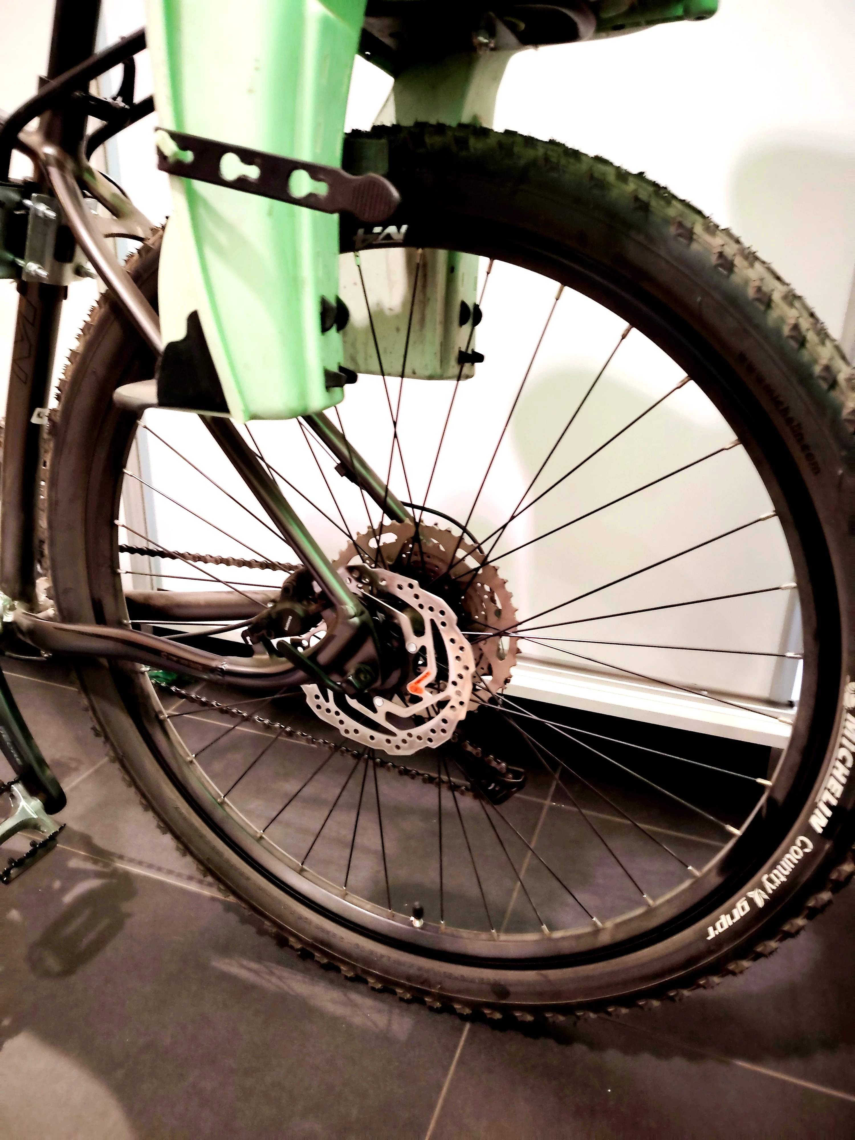 rower-romet-mustang-m4-lite-grafitowy-29-fotelik-rodzaj-przerzutki-129297-2