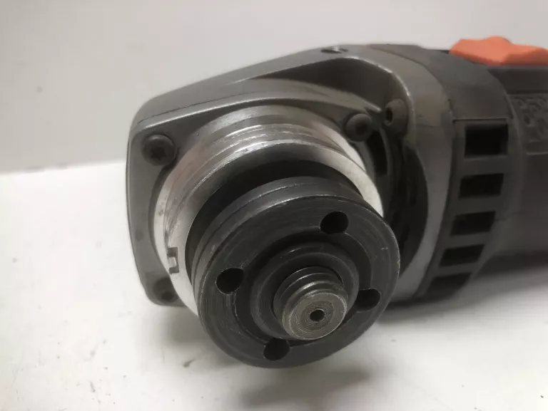 SZLIFIERKA KĄTOWA BLACK DECKER BEG220 900W 125 MM