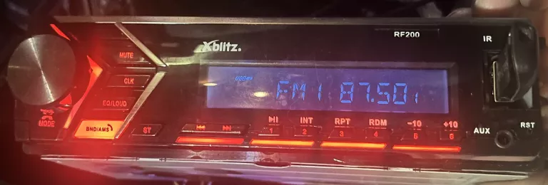 RADIO SAMOCHODOWE XBLITZ RF200