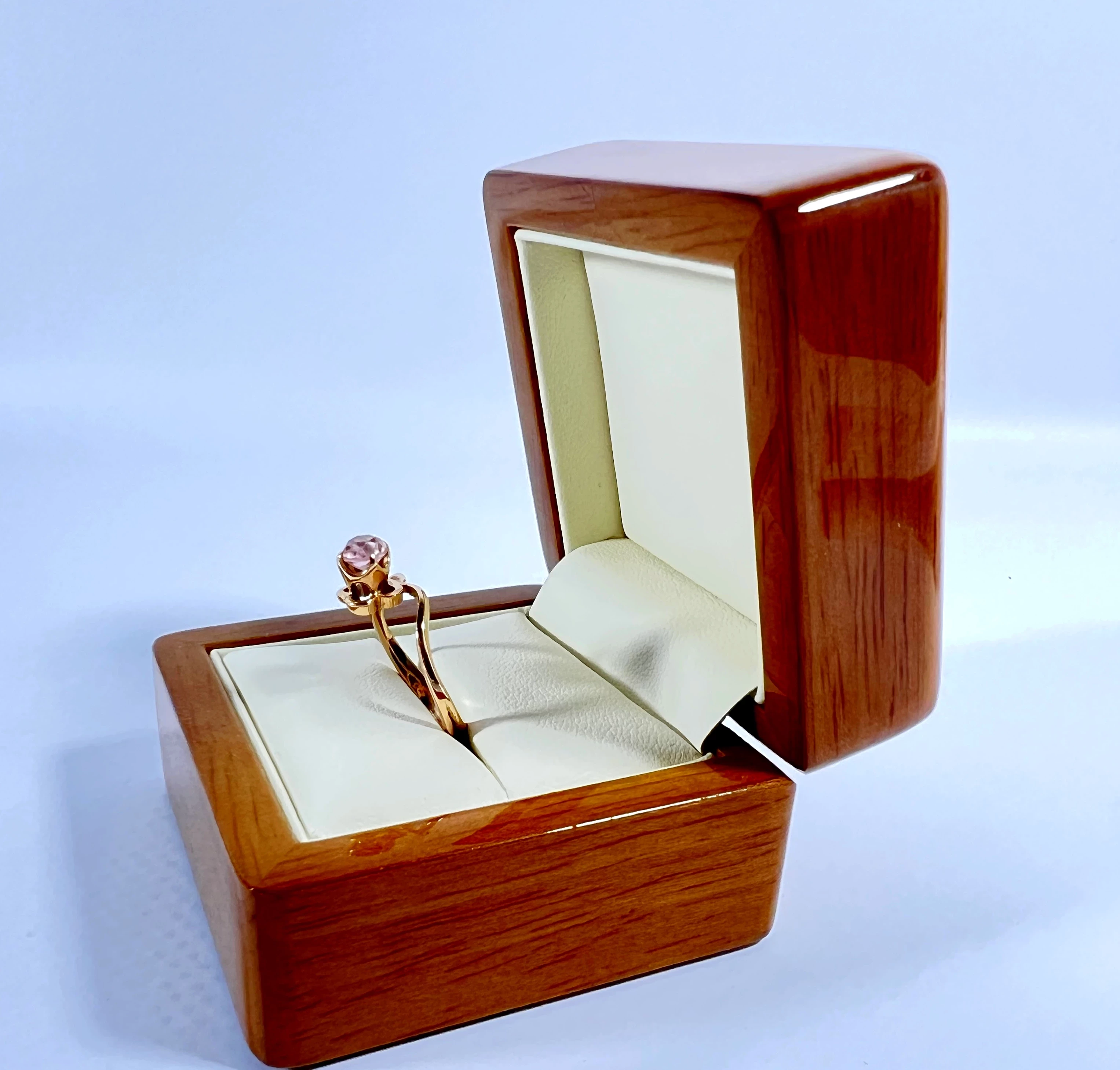 zloty-pierscionek-z-kamieniem-205g585r12-material-15835-2