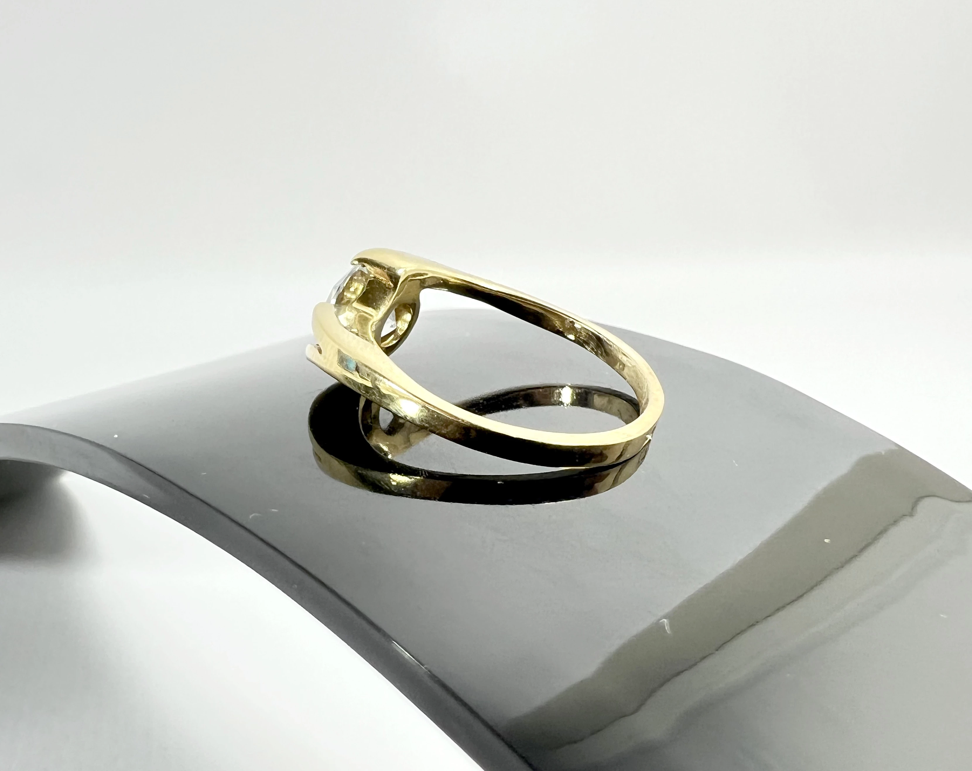 zloty-pierscionek-z-cyrkonia-585-346g-r13-rodzaj-2205-2