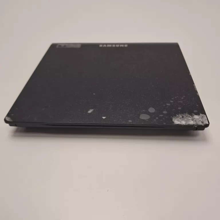SAMSUNG PORTABLE DVD MODEL SE-208