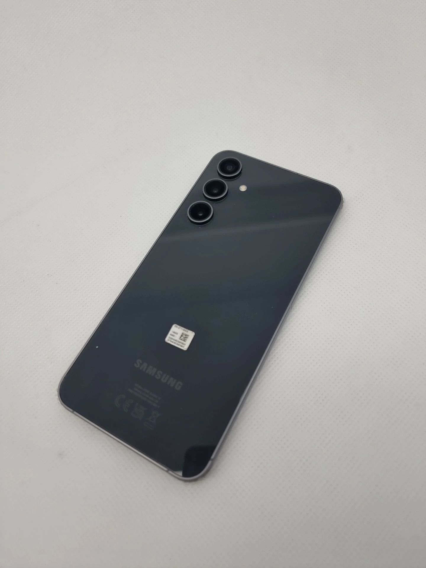 telefon-samsung-galaxy-s23fe-stan-11323-2