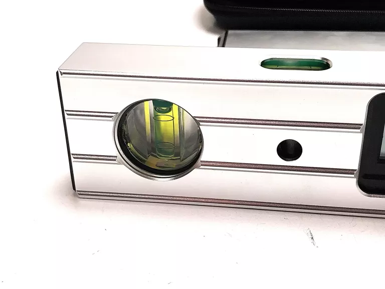 KĄTOWNIK CYFROWY BOSCH GAM 220 MF + ETUI