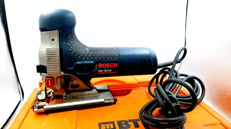 WYRZYNARKA BOSCH GST 135 CE WALIZKA