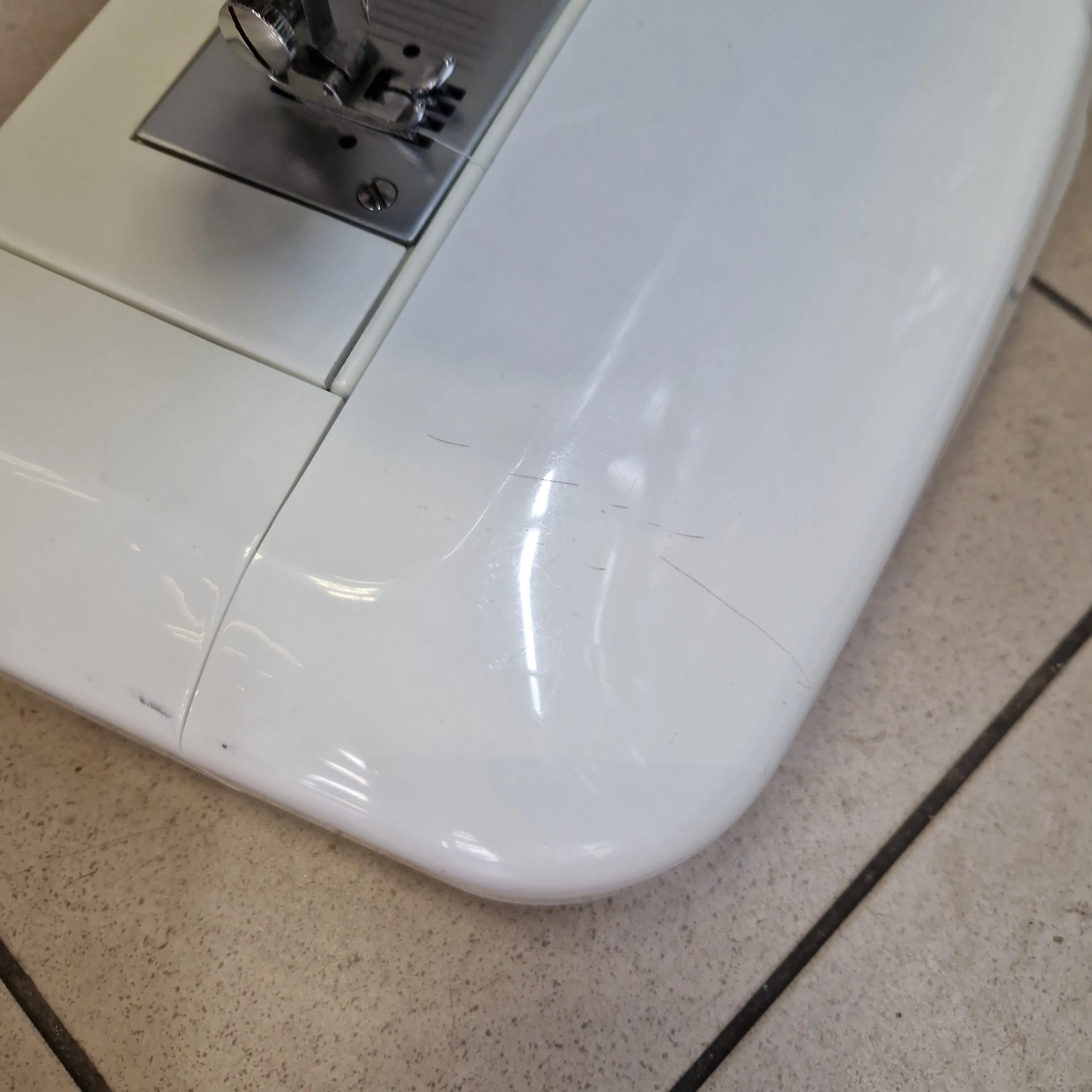 maszyna-do-szycia-victoria-270b-kolor-dominujacy-129357-2