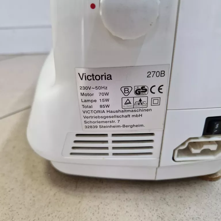 MASZYNA DO SZYCIA VICTORIA 270B