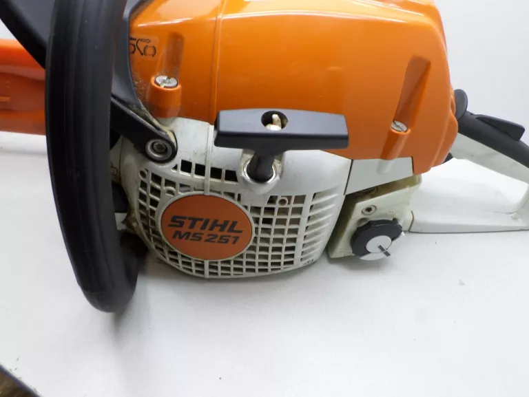 PIŁA SPALINOWA STIHL 251/C 2023R.