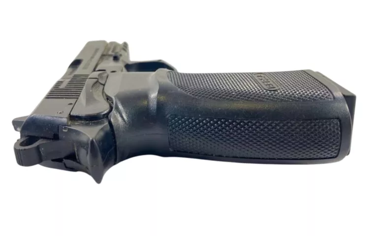 WIATRÓWKA PISTOLET BERSA THUNDER 9 PRO 4,5 MM BB ŚRUT OKRĄGŁY