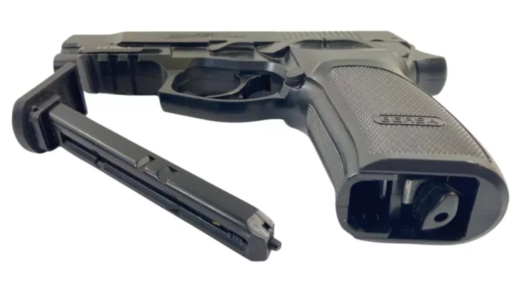 WIATRÓWKA PISTOLET BERSA THUNDER 9 PRO 4,5 MM BB ŚRUT OKRĄGŁY