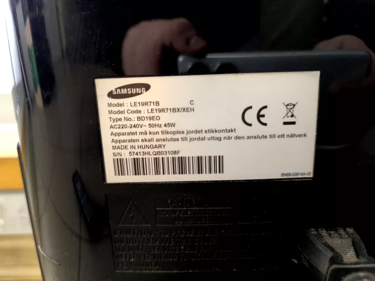 TELEWIZOR SAMSUNG LE19R71B LCD 19' 1440X900 + PILOT/ZAS