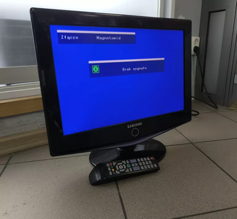 TELEWIZOR SAMSUNG LE19R71B LCD 19' 1440X900 + PILOT/ZAS