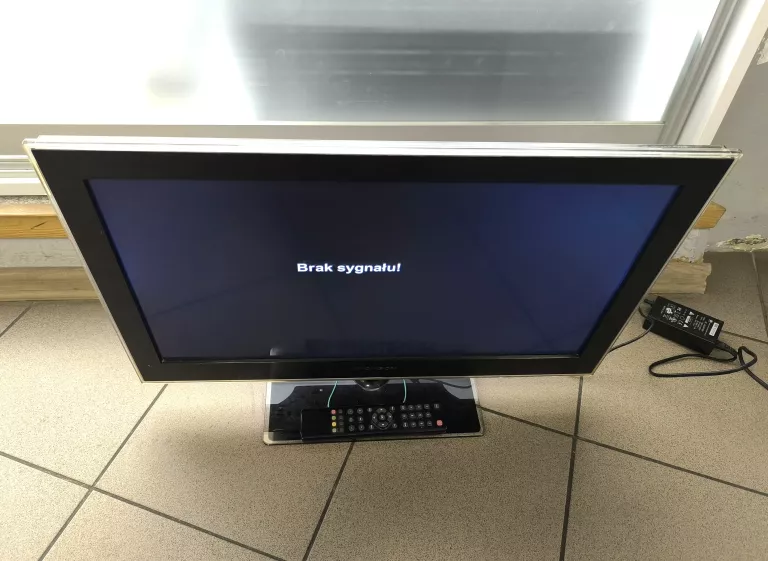 TELEWIZOR THOMSON 26HS4244 LCD 26" 1366X768 + PODSTAWA / ZAS / PILOT