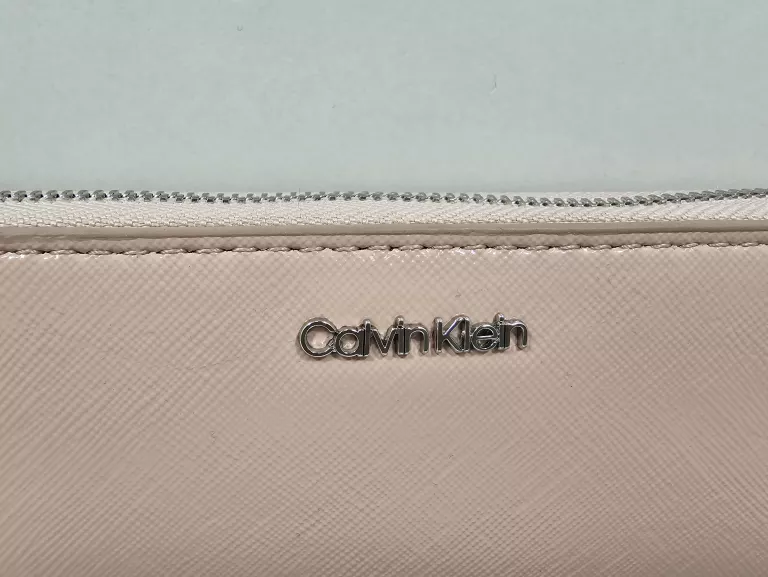 CALVIN KLEIN DUŻY PORTFEL DAMSKI MUST Z/A WALLET LG SAFFIANO RÓŻOWY