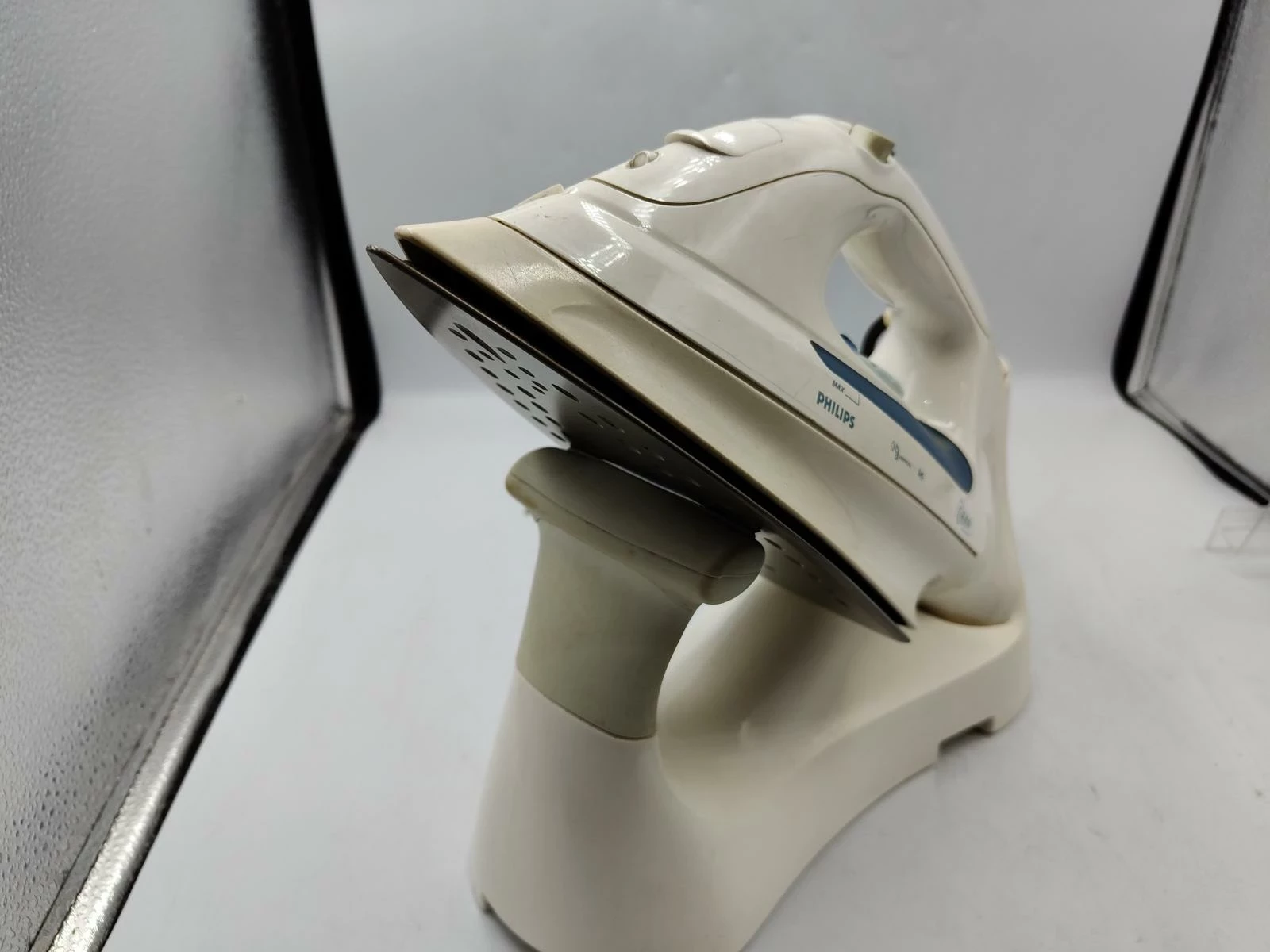 zelazko-bezprzewodowe-philips-azur-excel-plus-555-z-podstawa-ean-gtin-5903693658235