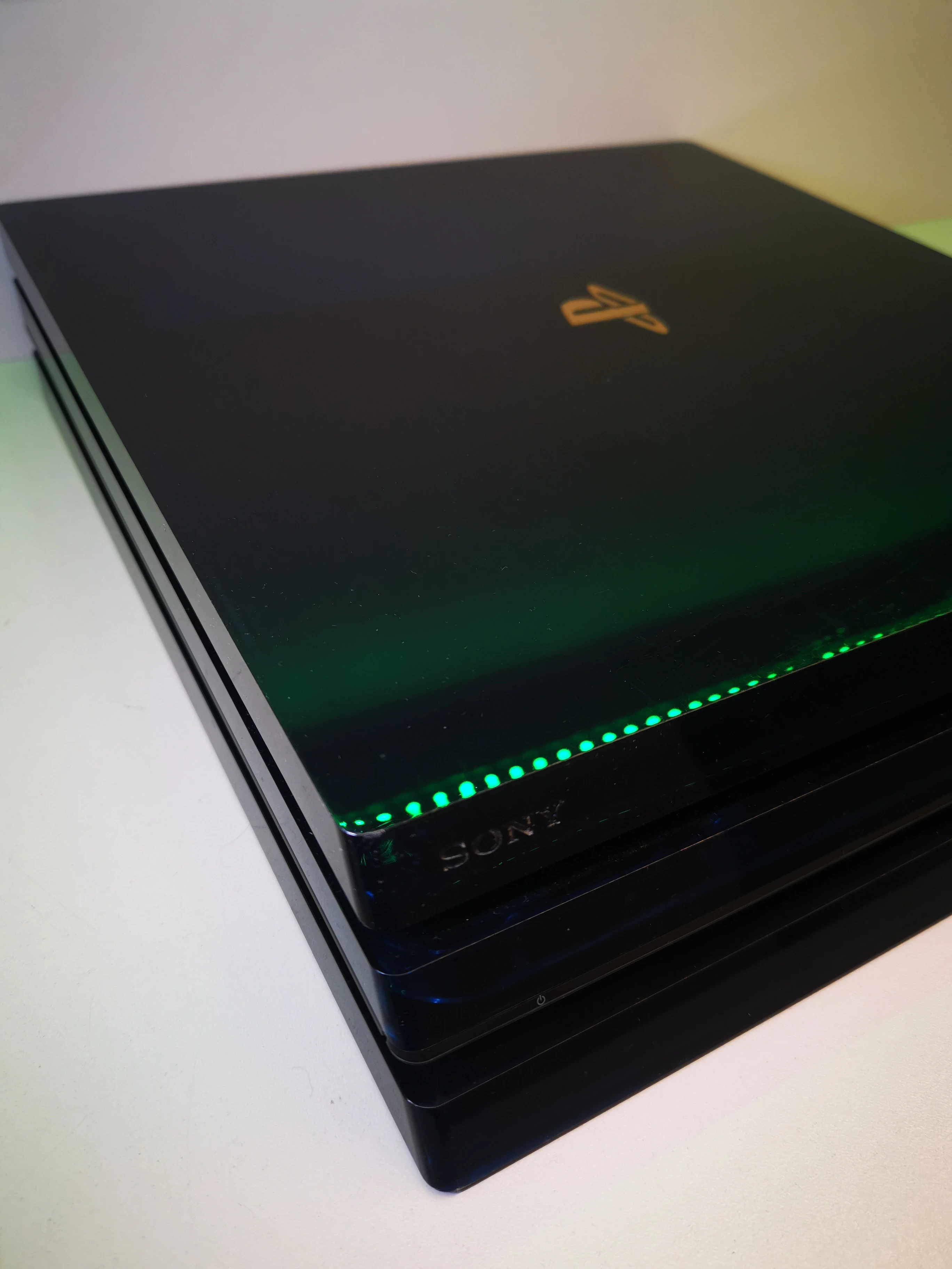 konsola-playstation-4-pro-500-million-limited-edition-dysk-wbudowana-pamiec-5179-352249