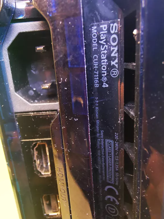 konsola-playstation-4-pro-500-million-limited-edition-liczba-kontrolerow-w-zestawie-205994-225550