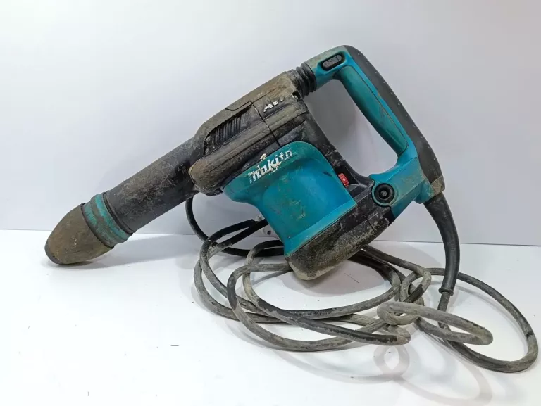 MŁOT UDAROWY MAKITA HM0871C