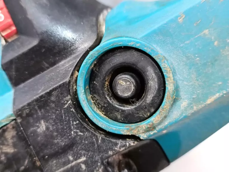 MŁOT UDAROWY MAKITA HM0871C