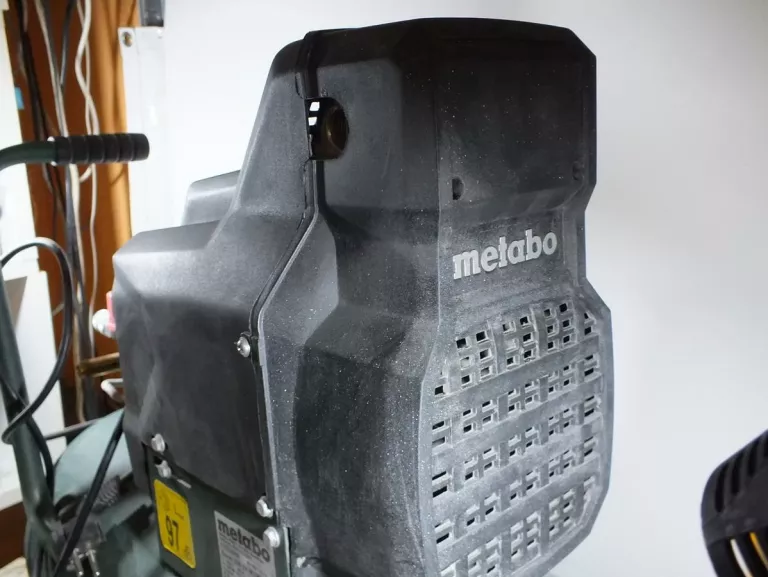 kompresor-bezolejowy-metabo-basic-250-24w-pojemnosc-zbiornika-2400