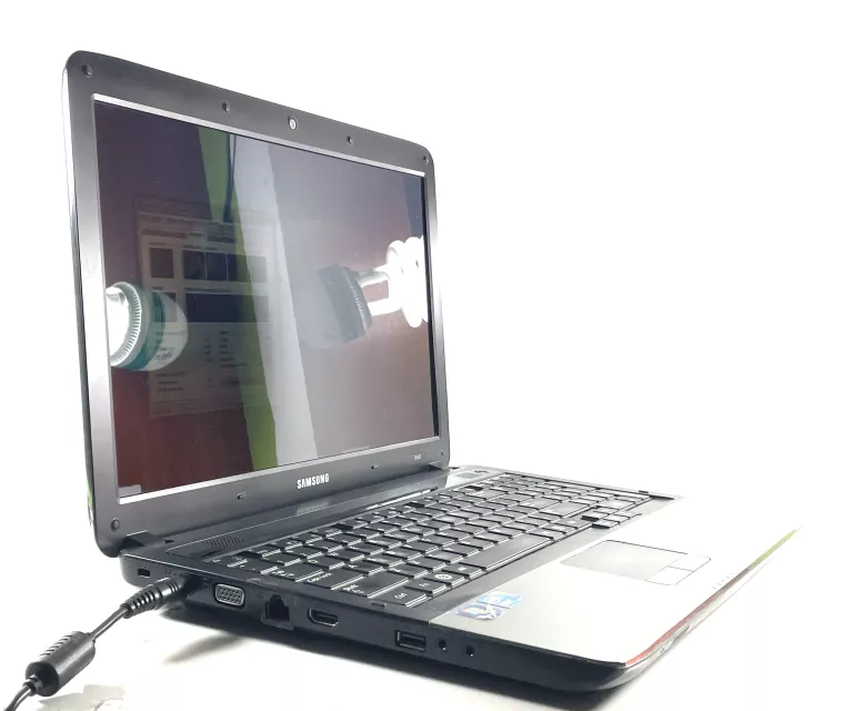 LAPTOP SAMSUNG R540