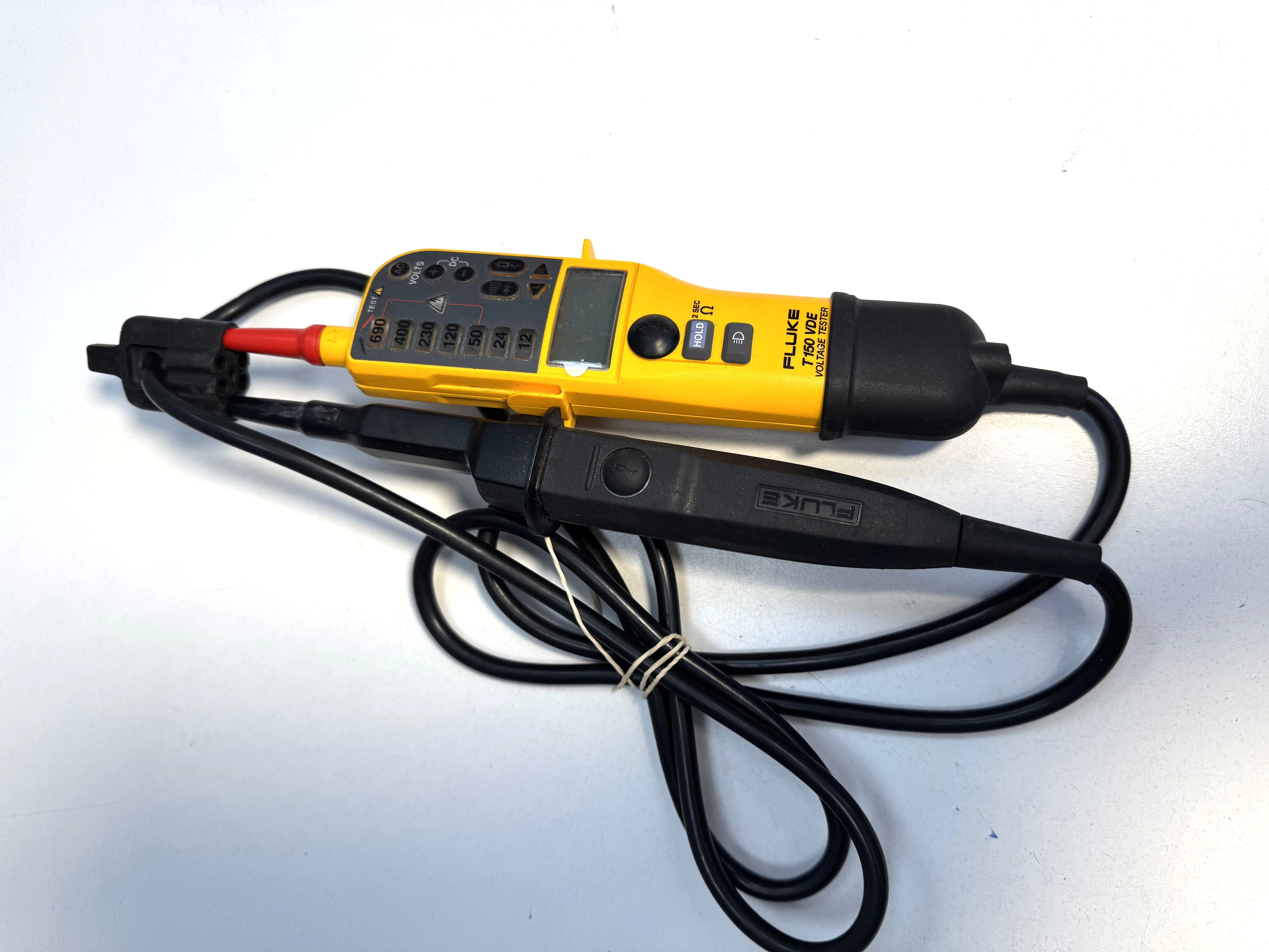 dwubiegunowy-tester-napiecia-fluke-t150vde-ean-gtin-0095969610513