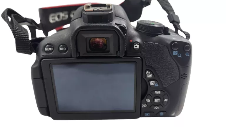 APARAT CANON EOS 700D + OBIEKTYW CANON EFS 15-55MM