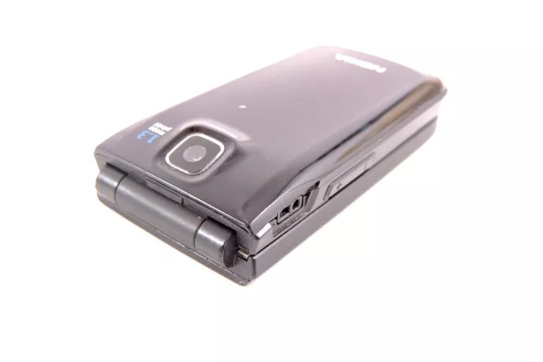 TELEFON NOKIA 2720 FOLD 32 MB / 32 MB 2G CZARNY