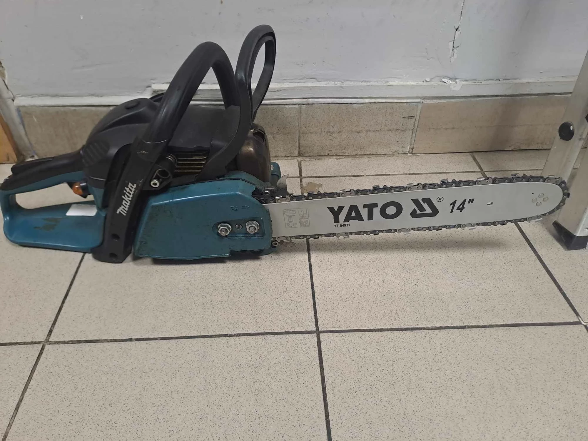 pila-spalinowa-makita-ea3200s-stan-11323-2