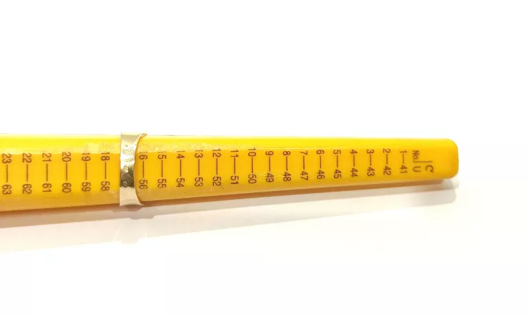 INTERESUJĄCY ZŁOTY PIERŚCIONEK 585 2,06G