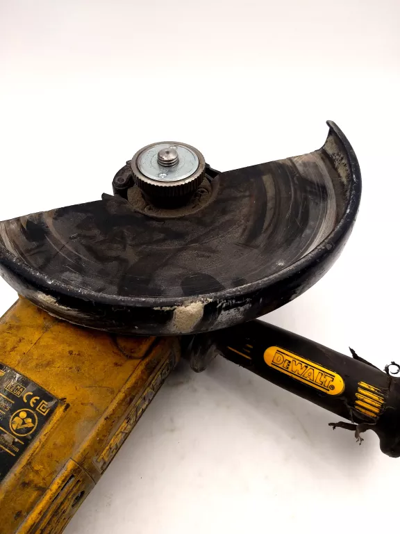 SZLIFIERKA KĄTOWA DEWALT D28414