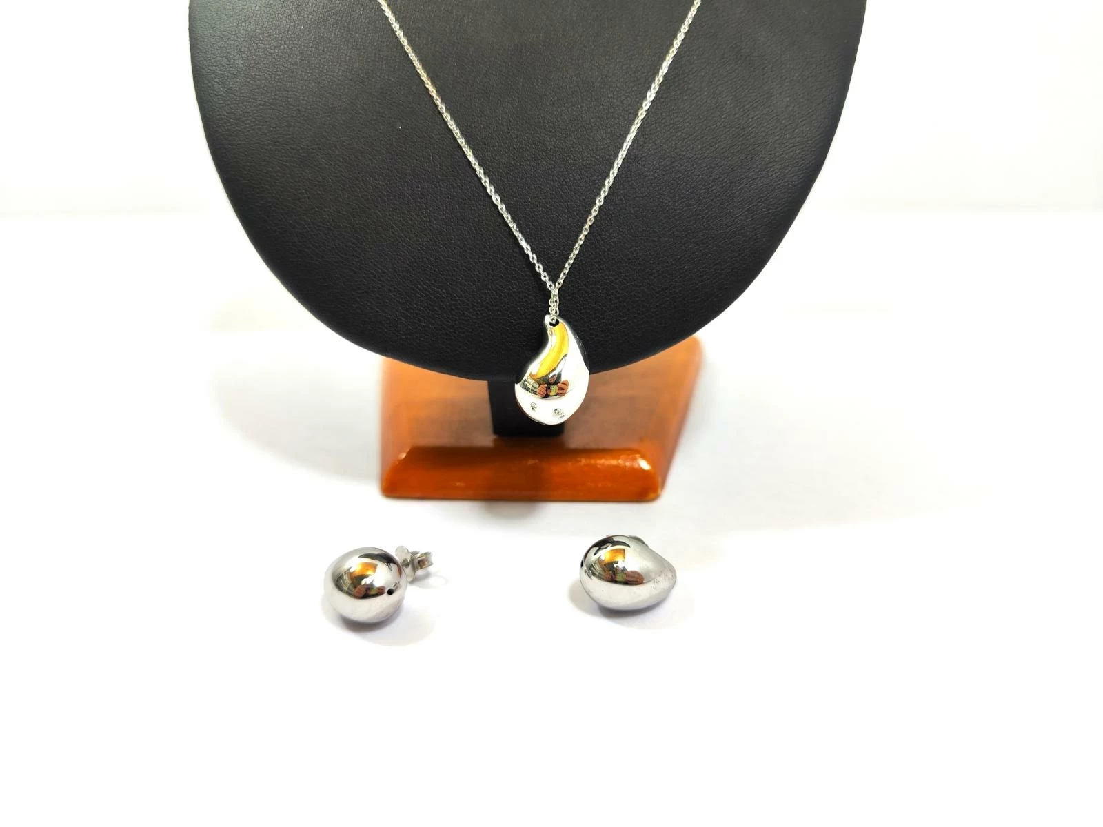 zestaw-srebnej-bizuterii-lancuszekkolczyki-material-15835-4