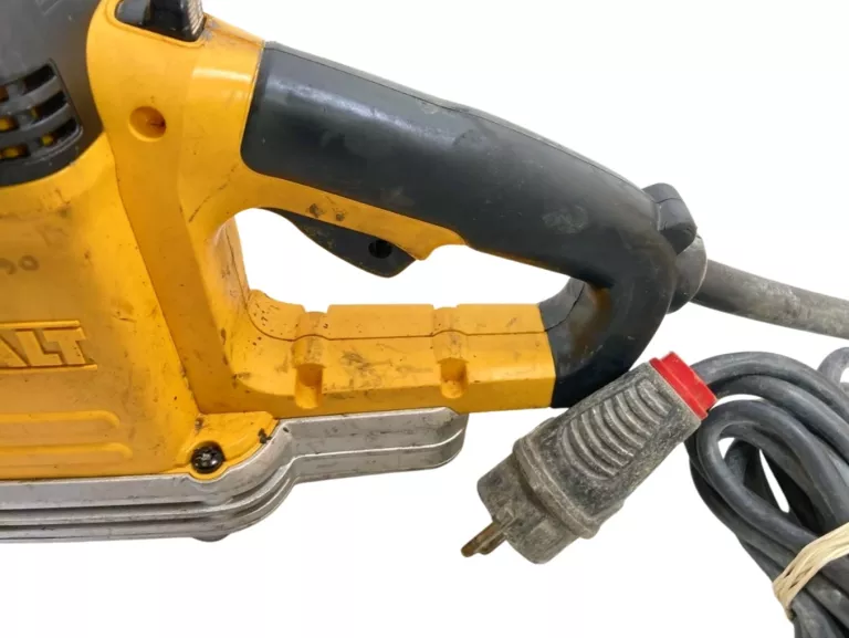 PIŁA SZABLASTA ALIGATOR DO CIĘCIA PUSTAKÓW DEWALT DWE 397-Q5 (DWE397)