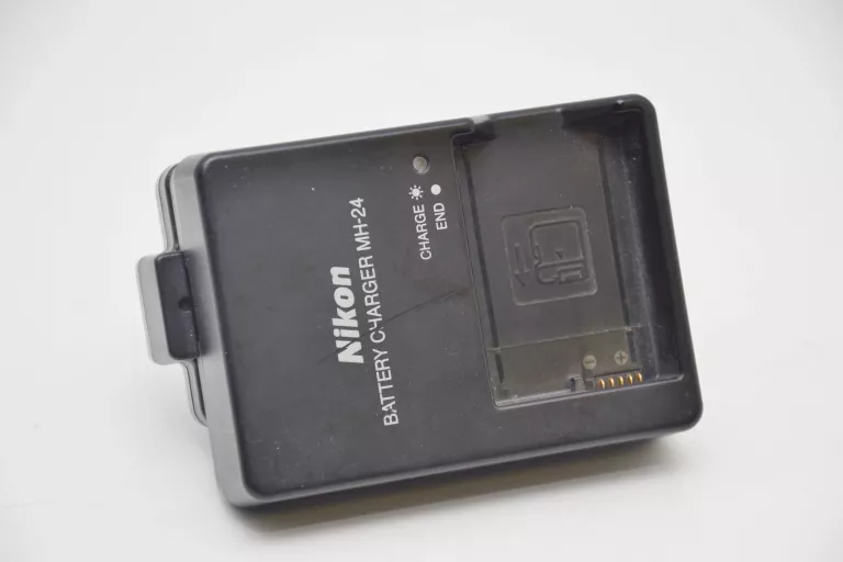 APARAT NIKON D3400 N1510