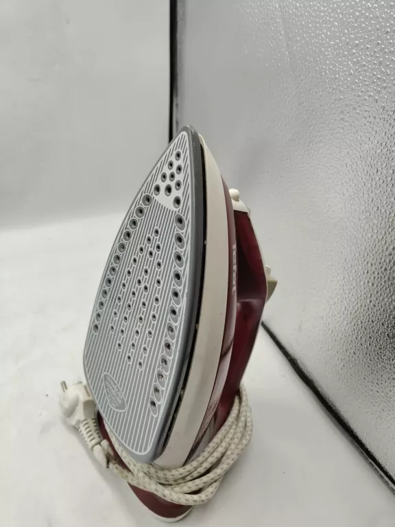 ZELAZKO TEFAL FV3836