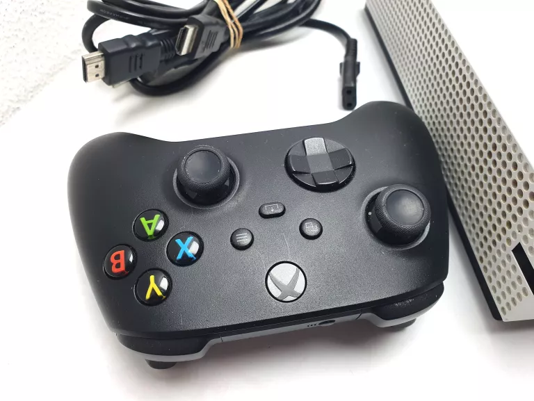 KONSOLA  XBOX ONE S PAD KABLE