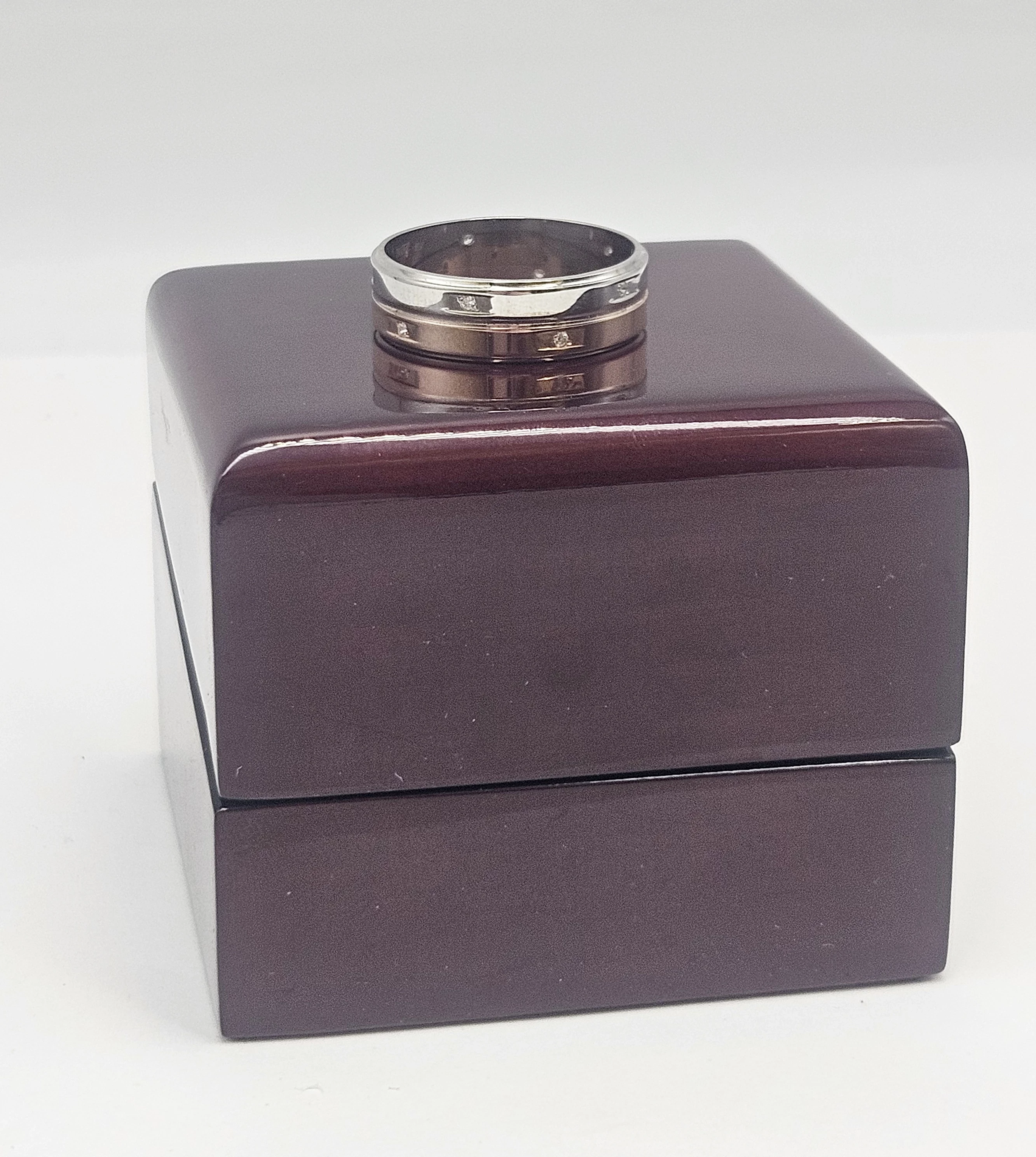 wyrob-jubilerski-uzywany-piekna-obraczka585645g27r-material-15751-1024