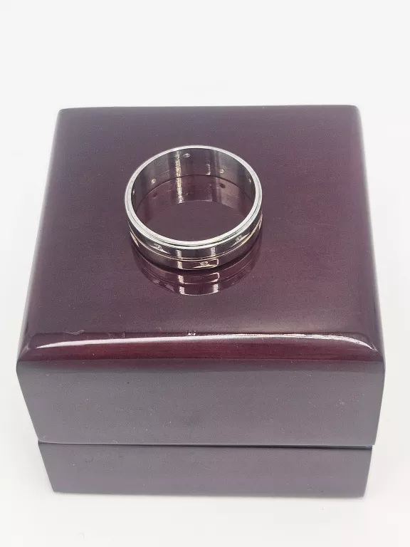 wyrob-jubilerski-uzywany-piekna-obraczka585645g27r-stan-11323-2