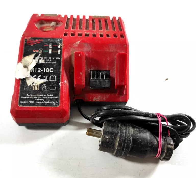 ŁADOWARKA MILWAUKEE M12-18C 6A