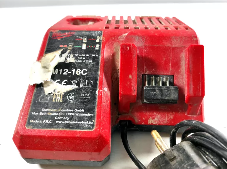 ŁADOWARKA MILWAUKEE M12-18C 6A