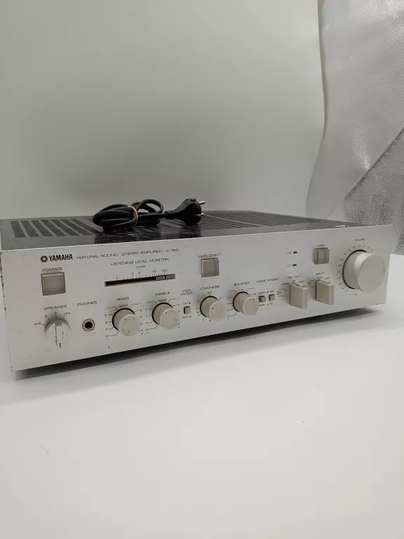 WZMACNIACZ YAMAHA A-760