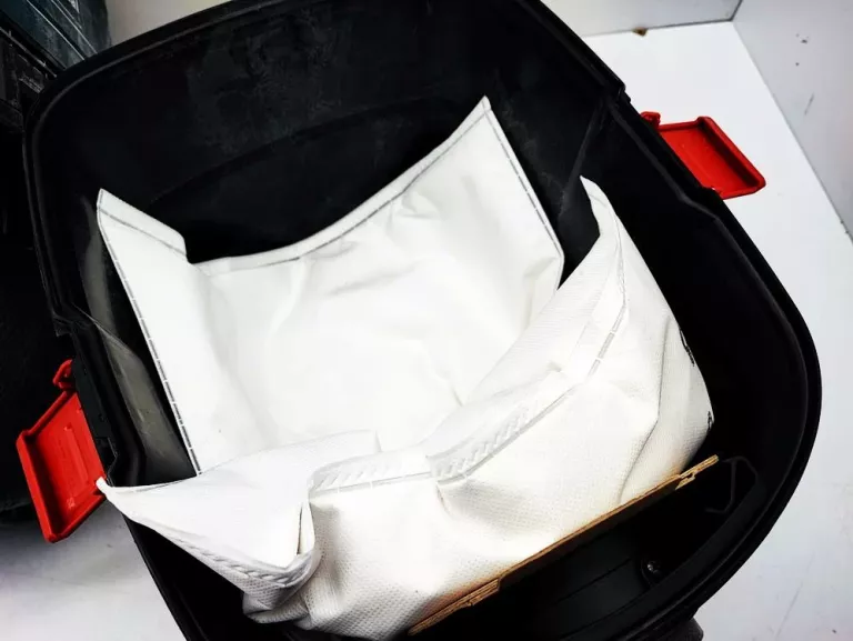 odkurzacz-przemyslowy-bosh-gas-15-napiecie-zasilania-23000