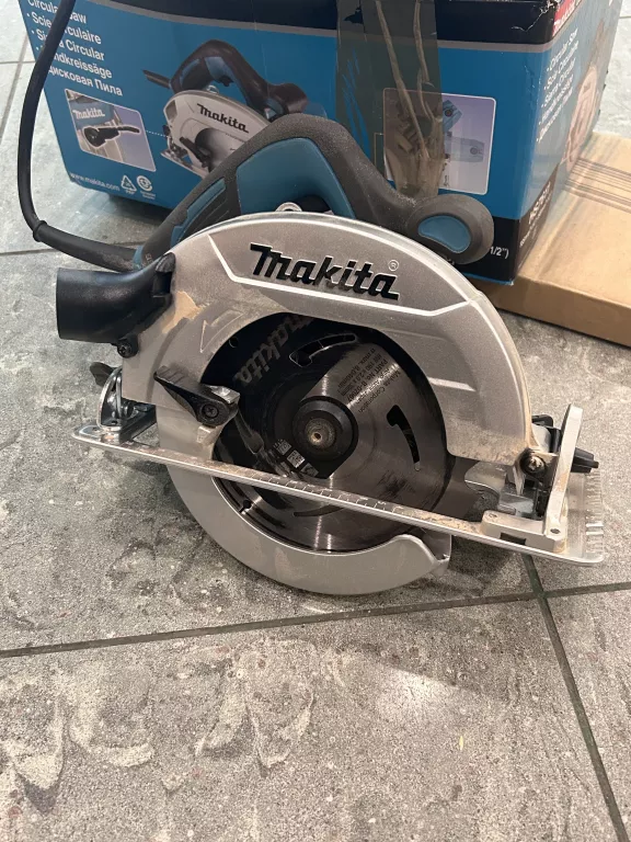 PILARKA TARCZOWA MAKITA HS7611 Z PROWADNICA