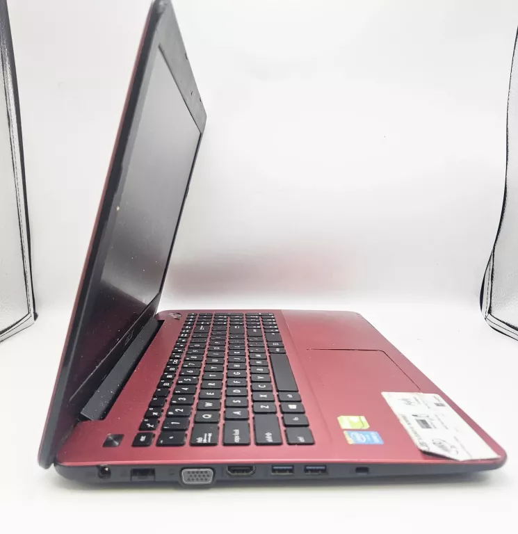 LAPTOP ASUS F555L 4GB/1000GB OPIS!