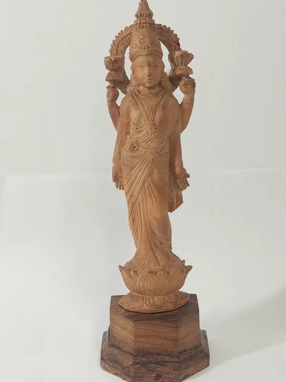 FIGURKA BOGINI HINDUSKA DRZEWO SANDAŁOWE RZEŹBA 20 CM