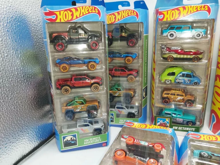 ZESTAW HOT WHEELS 5 SZT RÓŻNE RODZAJE